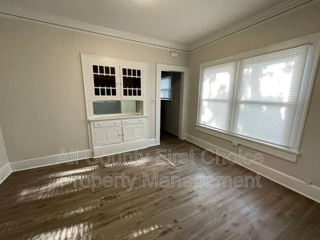 Foto del edificio - 1111 James Ave S