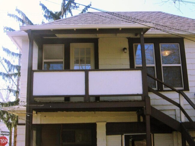 Building Photo - 2692 Neil Ave