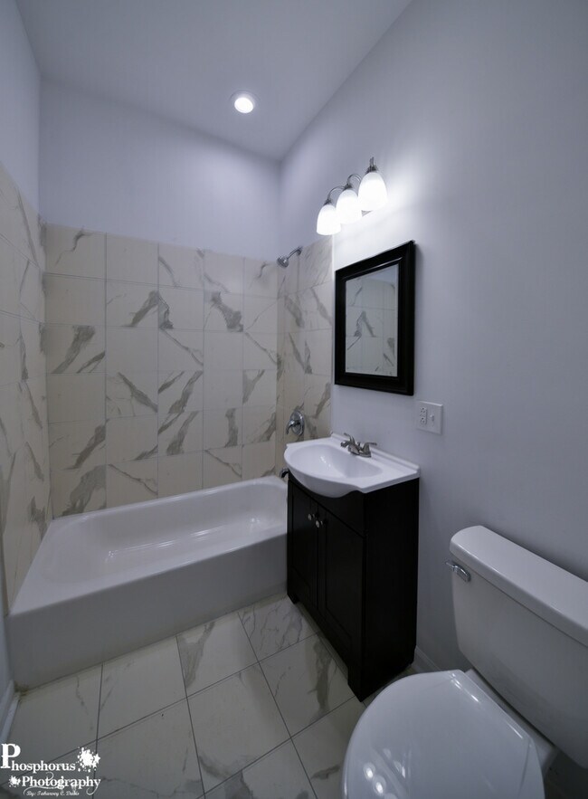 Foto del edificio - 1513 E 93rd St