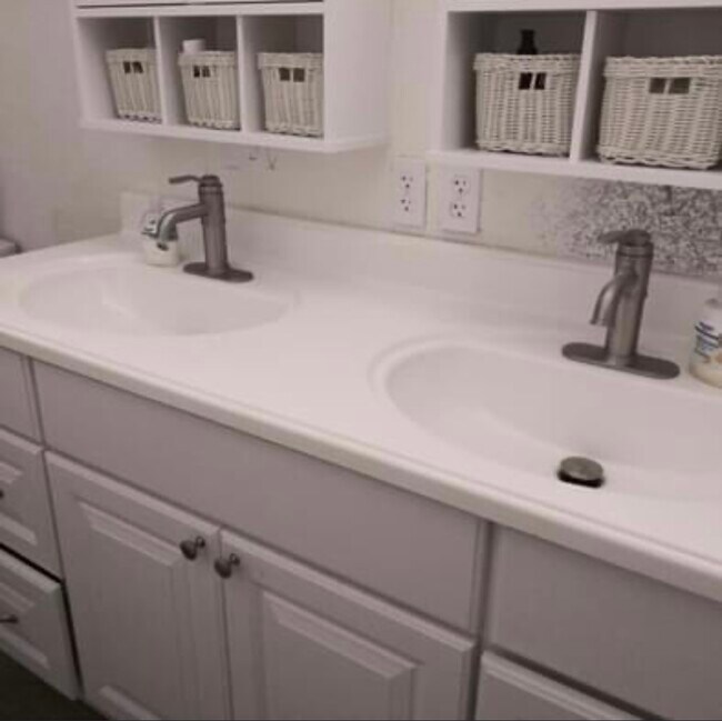 Foto del edificio - 650 W Blue Lake Ter