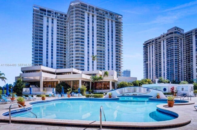 Foto del edificio - 19707 Turnberry Way