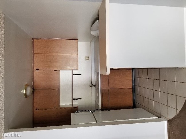 Building Photo - 11303 Miranda St