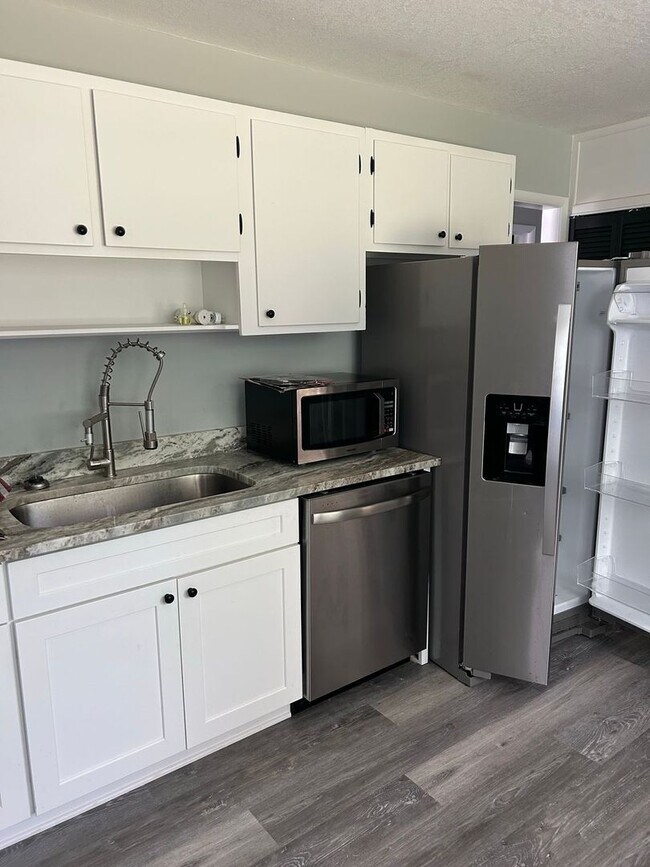 Foto del edificio - 3 bedroom, 1 bath house