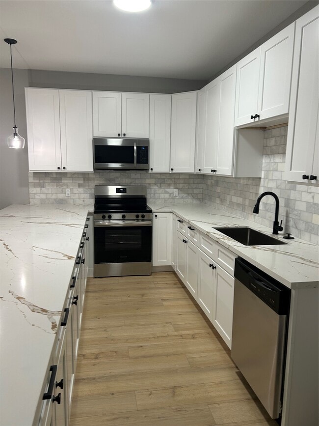 Foto del edificio - 9914 Fillmore St