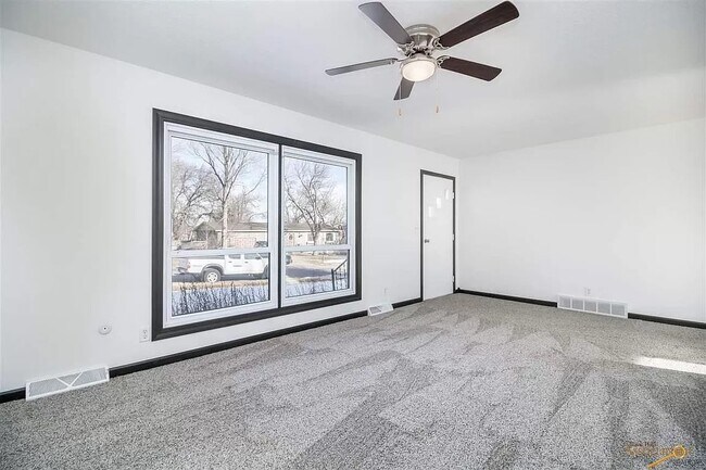 Building Photo - 1506 Brentwood St