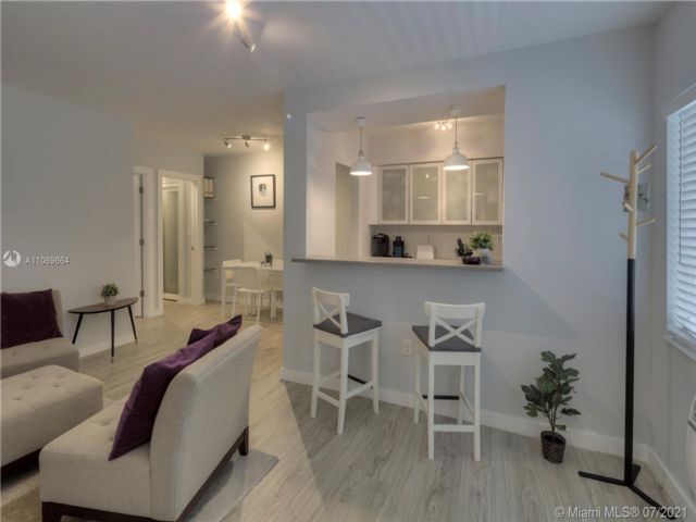 Building Photo - 1021 Michigan Ave