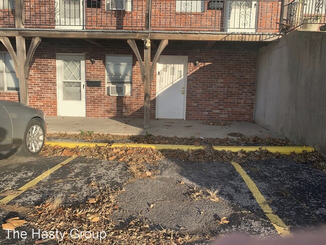 Building Photo - 1 br, 1 bath House - 10911 w 59th Terr