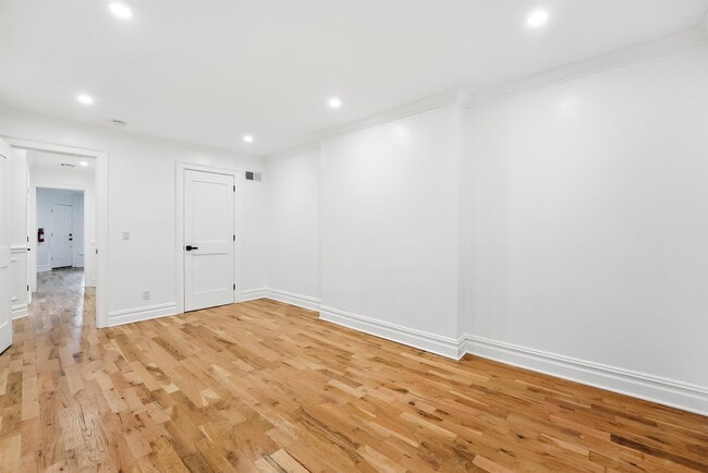 Building Photo - 52 Brinkerhoff St
