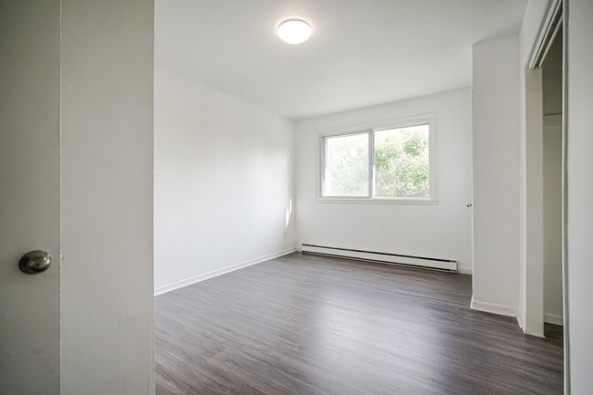 Photo du bâtiment - 2555 Rue des Ormeaux