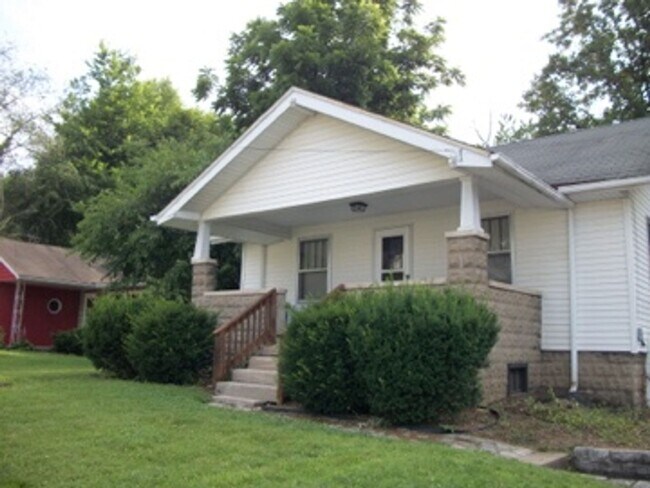 Building Photo - Charming 2 bedroom near IU campus!