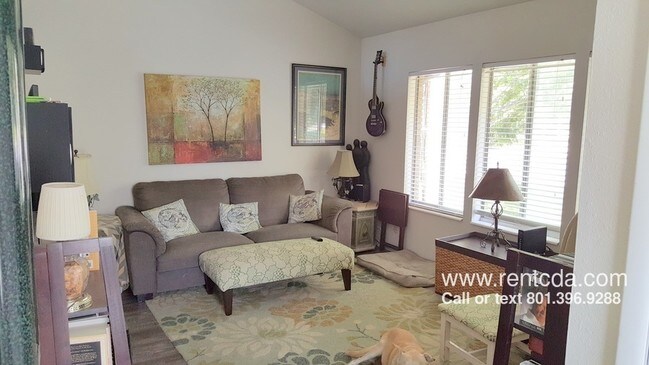 Building Photo - 1351 E Merritt Cir