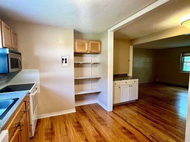 Foto del edificio - 484 Oak Ave