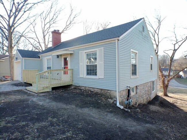 Building Photo - Beautiful 4 bedrooms and 2 baths home located on N Spruce Ave in Kansas City,MO conveniently off ...