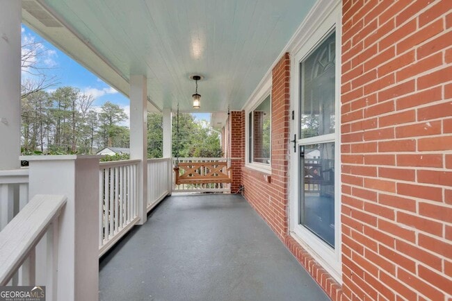 Building Photo - 2015 E Camellia Dr