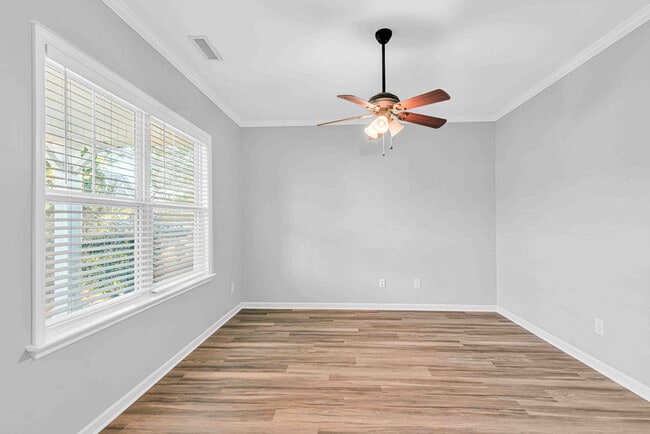 Building Photo - 601 Winfall Dr