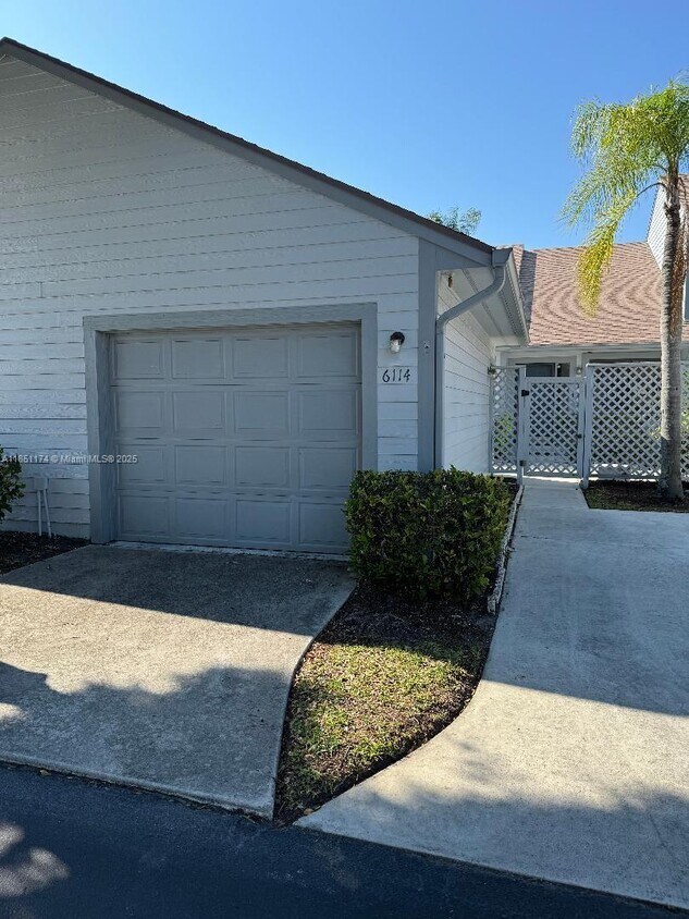 Foto principal - 6114 SE Georgetown Pl