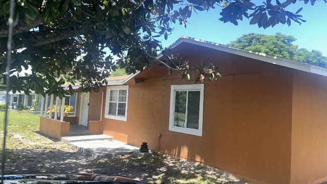 Foto del edificio - 3004 Ave Q