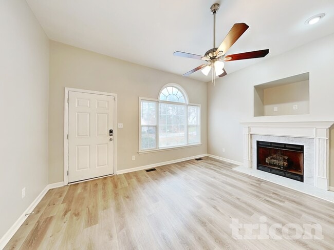 Building Photo - 125 Torrington Ave