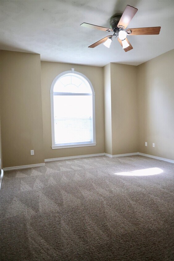 Foto del edificio - 4414 Woodland Ridge Dr