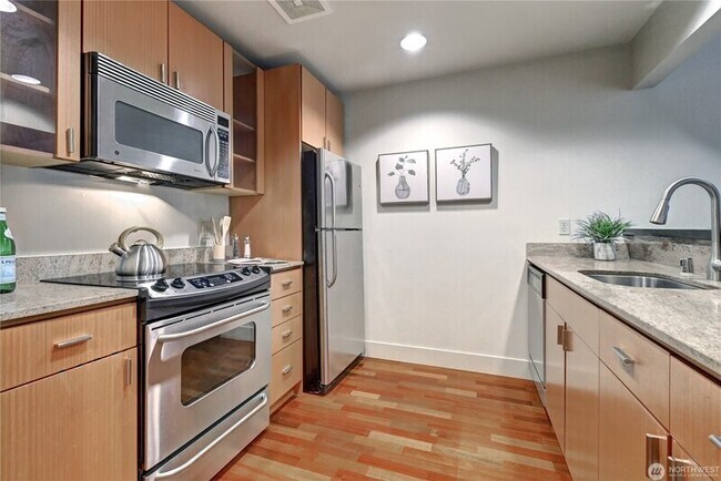Building Photo - 1711 E Olive Way