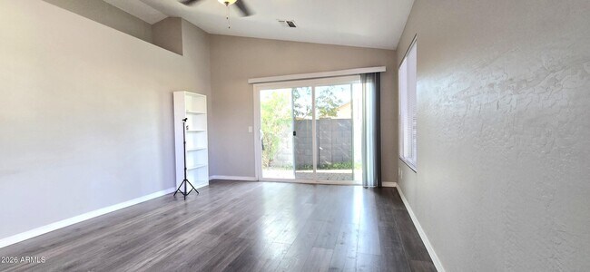 Foto del edificio - 5620 S 42nd St