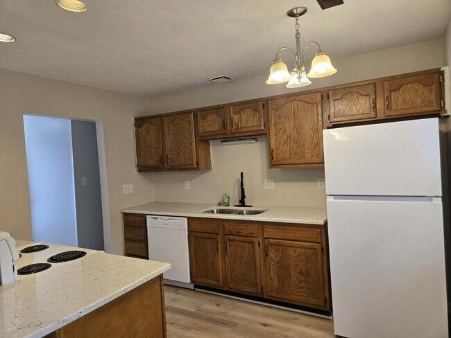 Building Photo - 4803 E Indian Trail