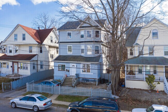 Building Photo - 36 Morris St