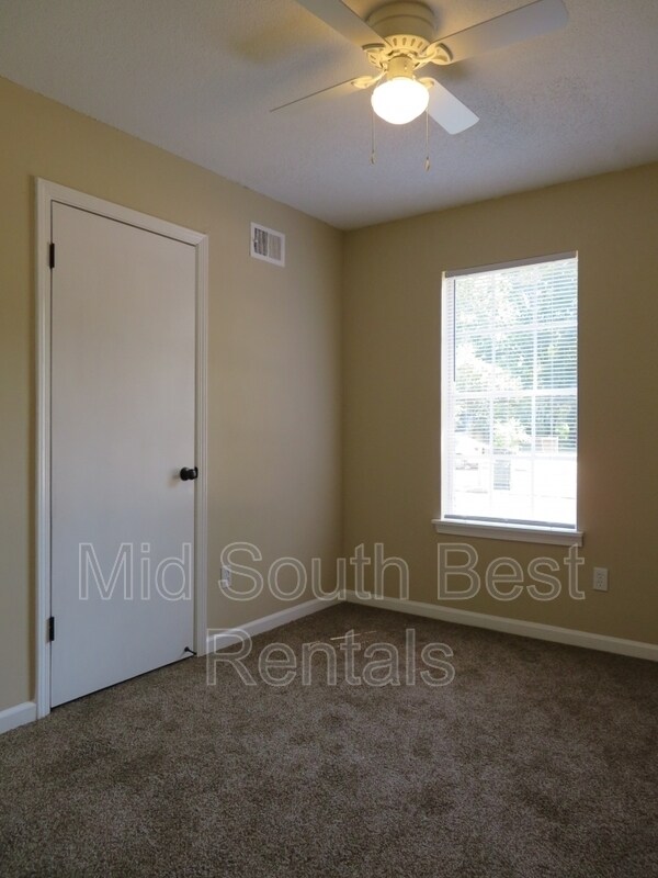 Building Photo - 5043 Chesterton Cove