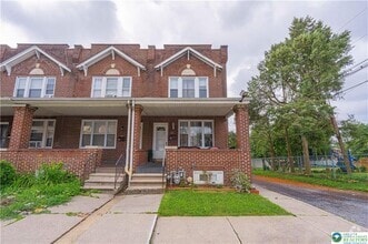 Building Photo - 754 W Cumberland St