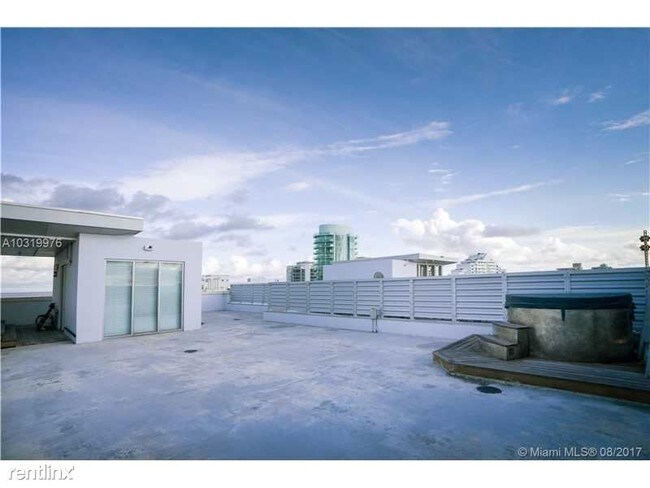 Building Photo - 201 Aqua Ave