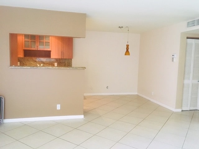 Building Photo - 2420 Diana Dr