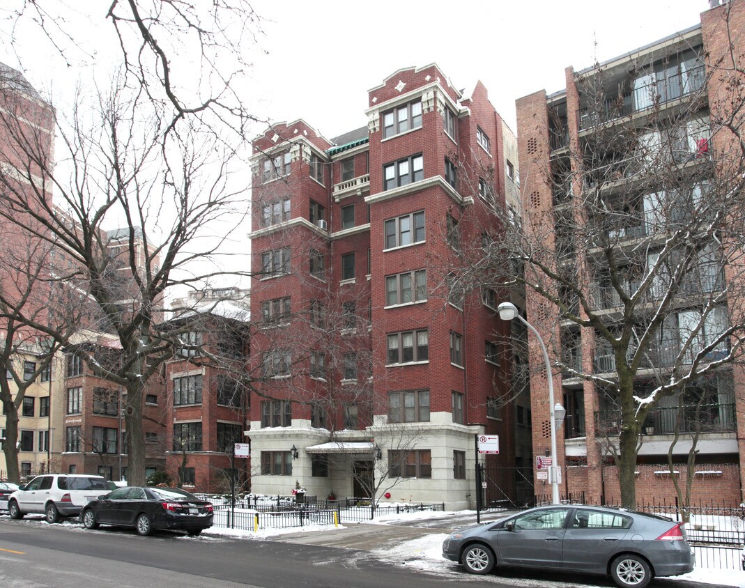 Primary Photo - 641 W Sheridan Rd
