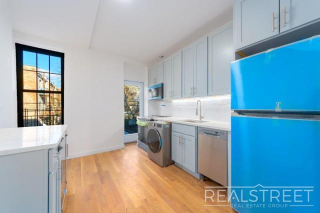 Foto del edificio - 3 bedroom in BROOKLYN NY 11221