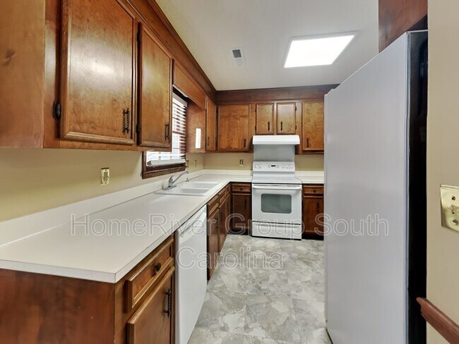 Foto del edificio - 889 Twin Lakes Dr