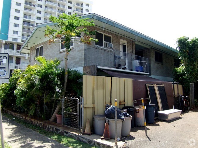 Building Photo - 711 Olokele Ave