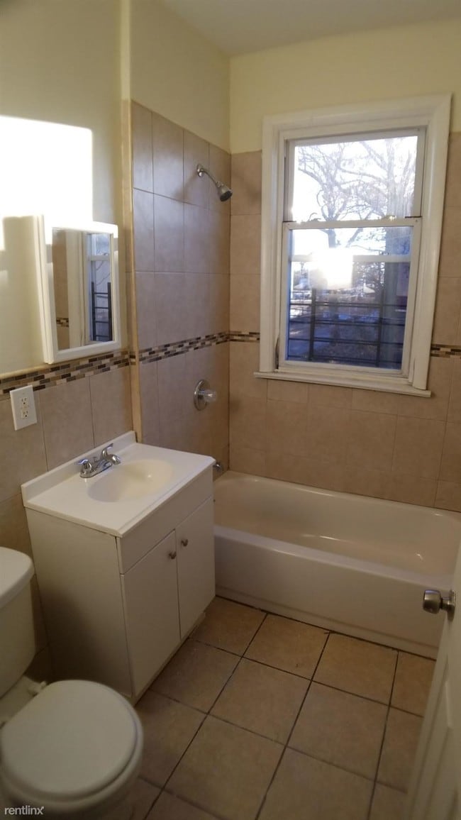 Building Photo - 3 br, 1 bath  - 57 Fabyan Pl Apt 3R
