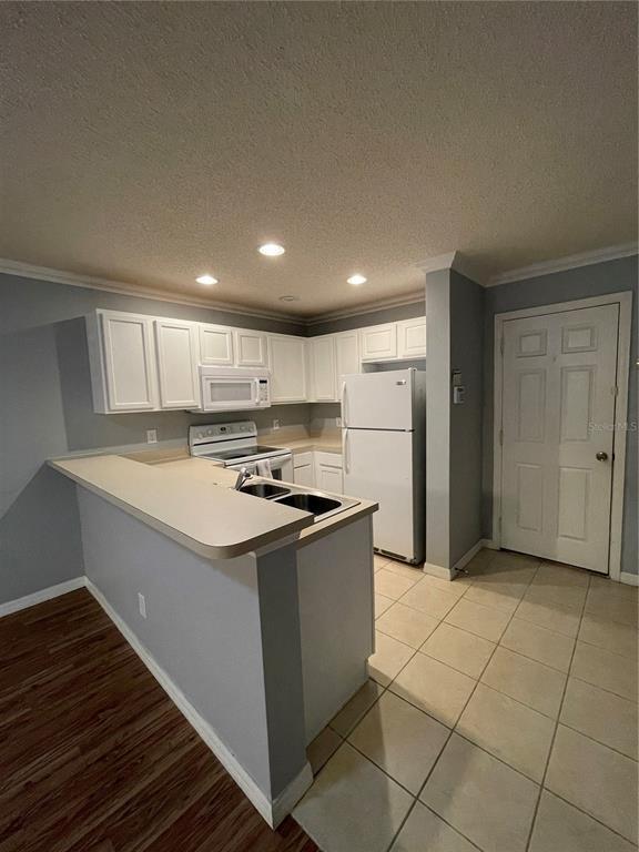 Building Photo - 4343 Silver Falls Dr