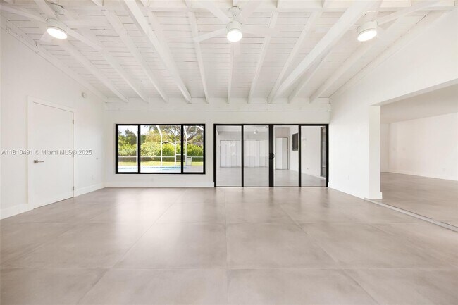 Building Photo - 8401 SW 142nd St