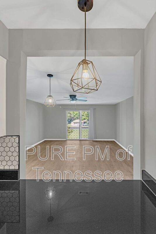 Foto del edificio - 1302 Mercury Blvd