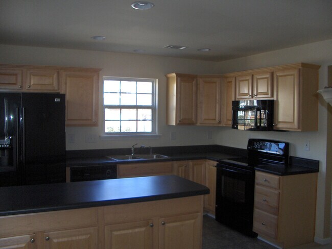 Building Photo - Exclusively Offered by Muse Realty, LLC