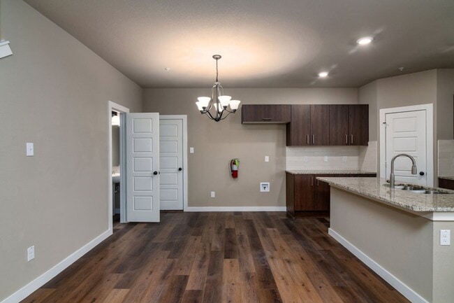 Building Photo - AVAILABLE NOW! GORGEOUS 2 BEDROOM FOUR PLEX LOCATED IN MIDLOTHIAN ISD!