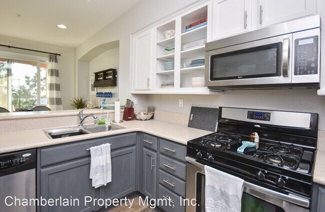 Building Photo - 3 br, 2.5 bath House - 1241 Highbluff Ave