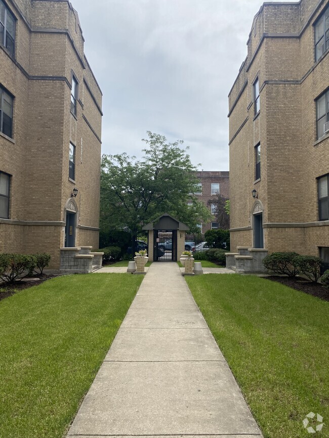 Building Photo - 4928 N Kedzie Ave