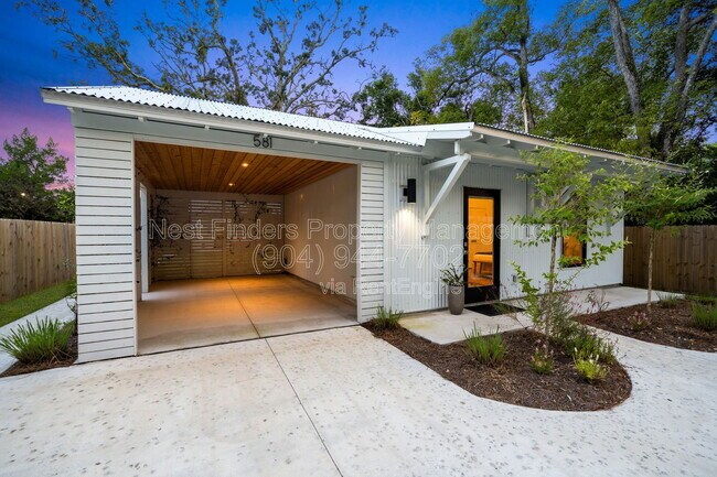 Foto del edificio - 581 Hazel St