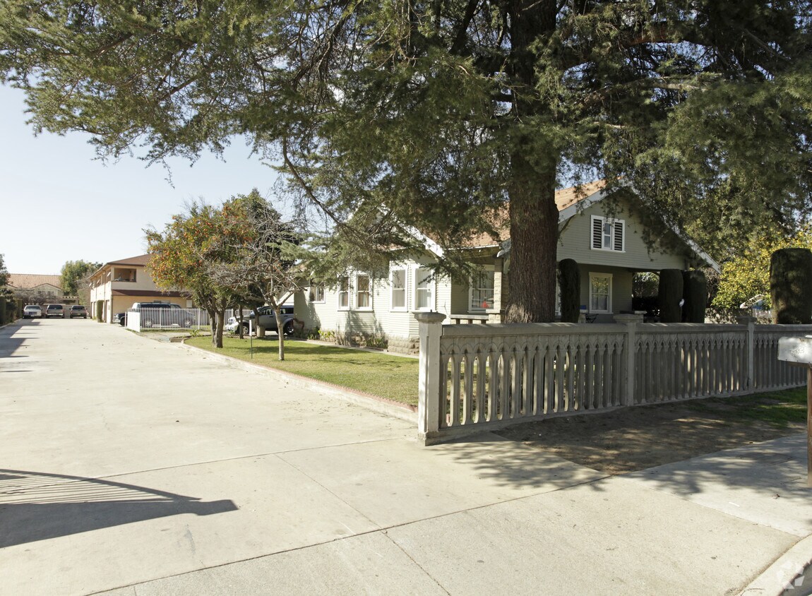Building Photo - 1445 S Palomares St