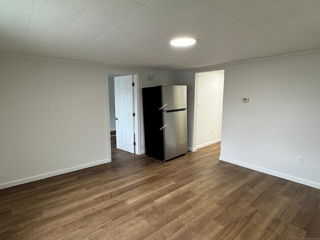 Foto del edificio - 81 Springdale Ave