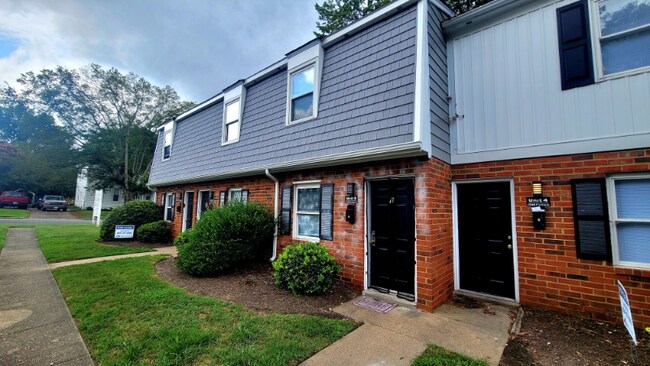 Foto del edificio - 1708 Carlisle Ave