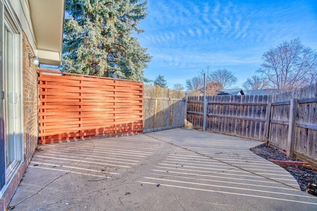 Building Photo - 1520 Stuart St