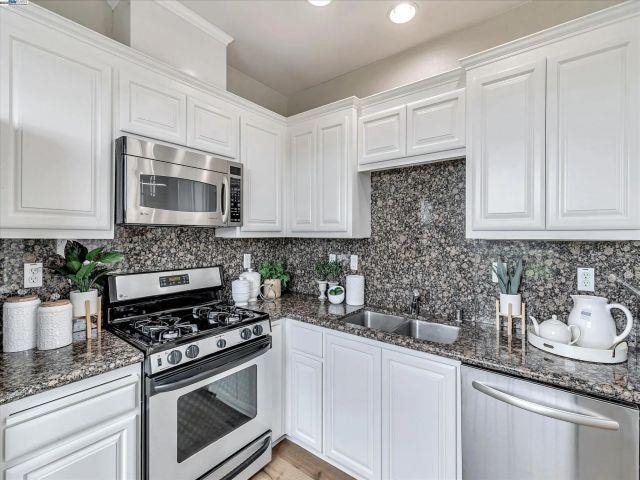 Building Photo - 3275 Dublin Blvd