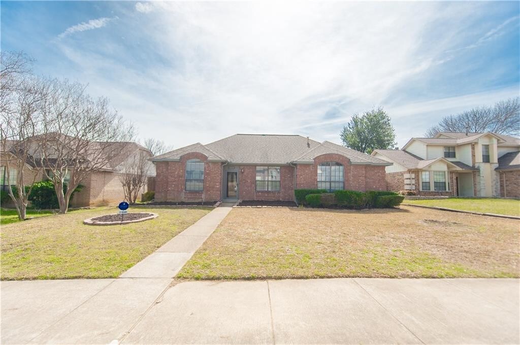 Primary Photo - 2022 E Branch Hollow Dr